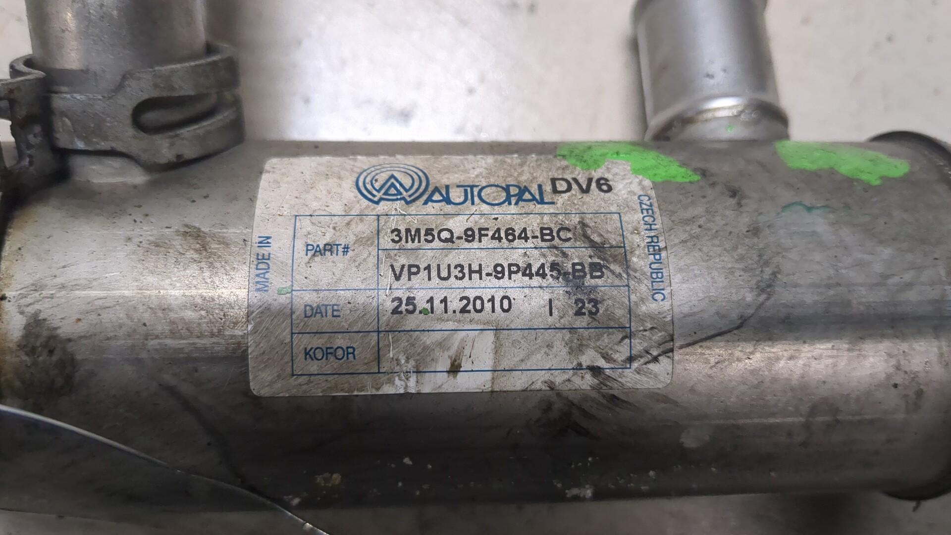 Тройник вентиляции картерных газов