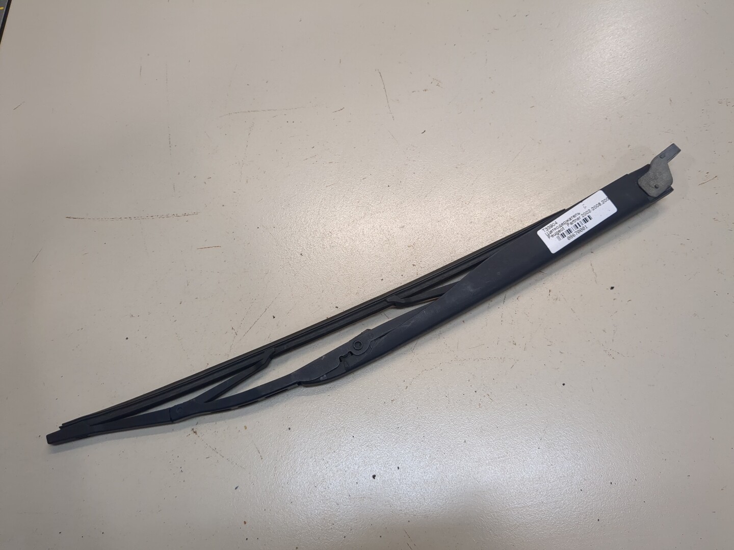 Поводок стеклоочистителя заднего