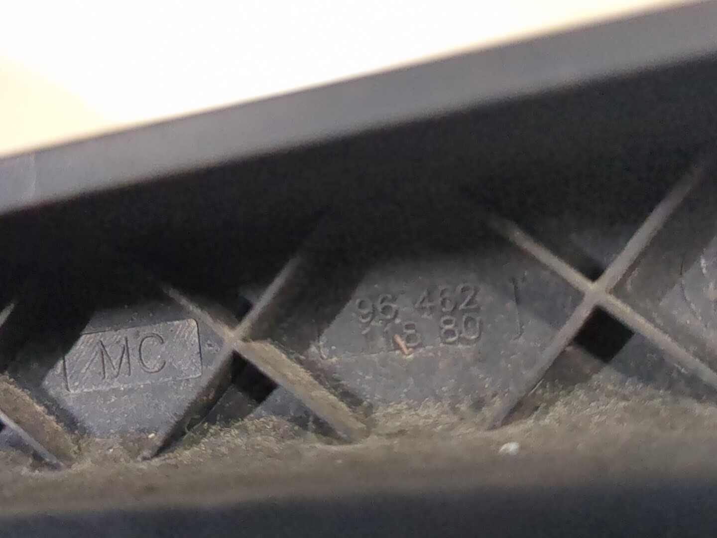 Поводок стеклоочистителя заднего