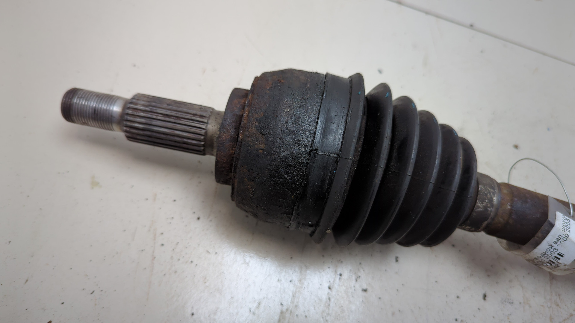 Полуось передняя левая