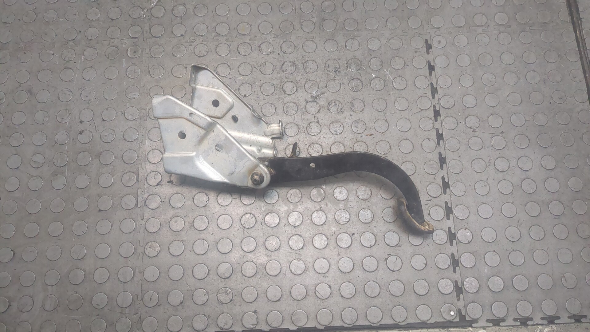 Педаль тормоза