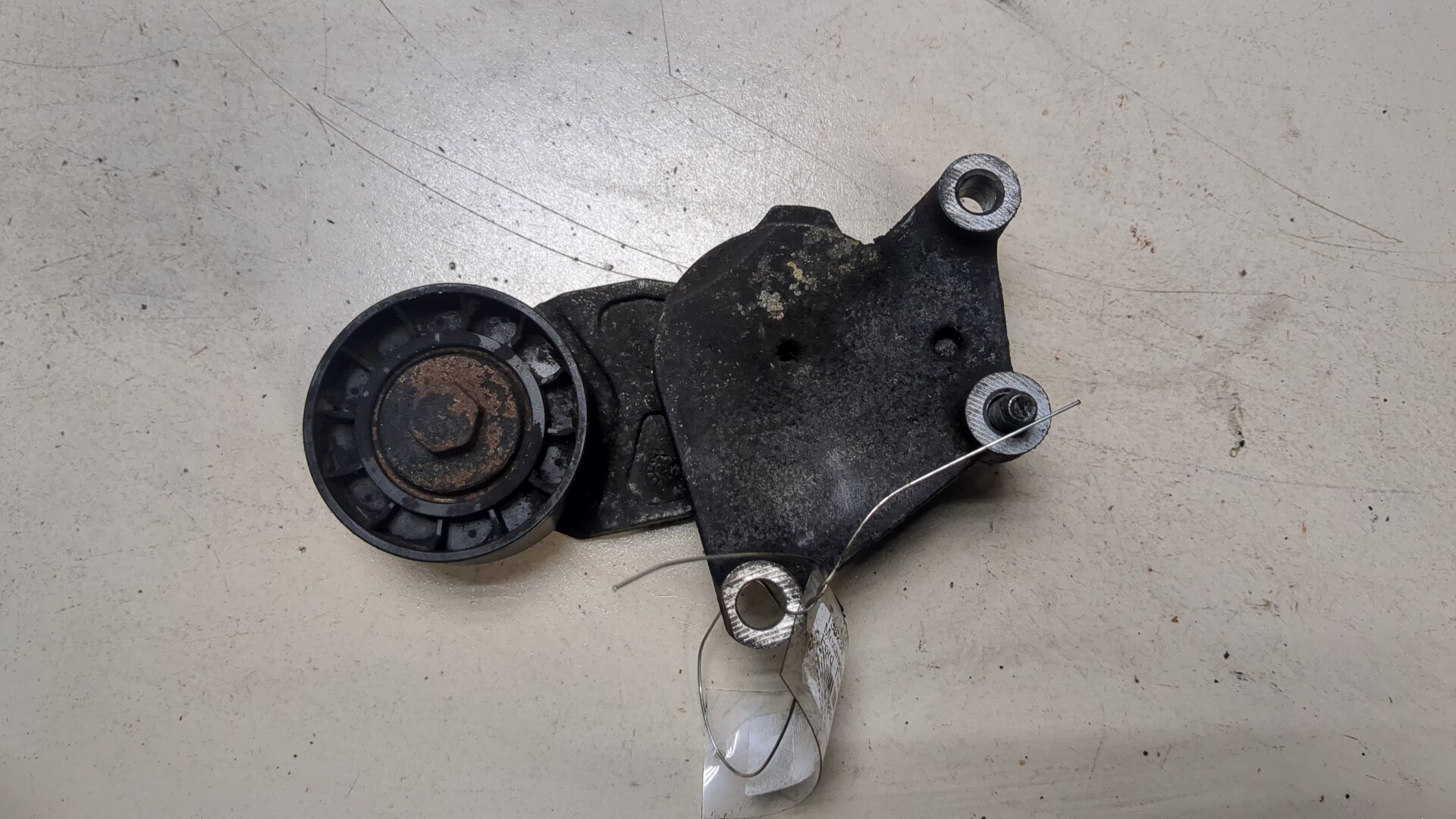 Натяжитель ремня