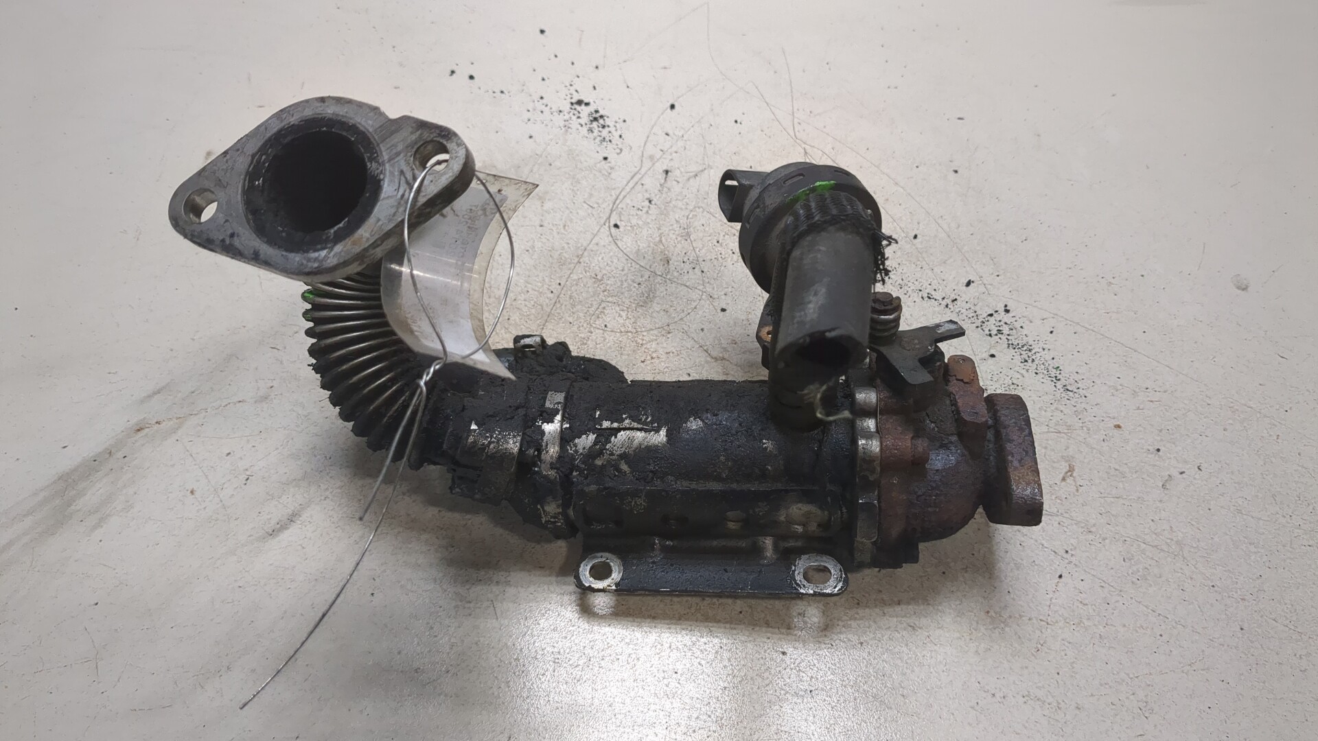 Тройник вентиляции картерных газов