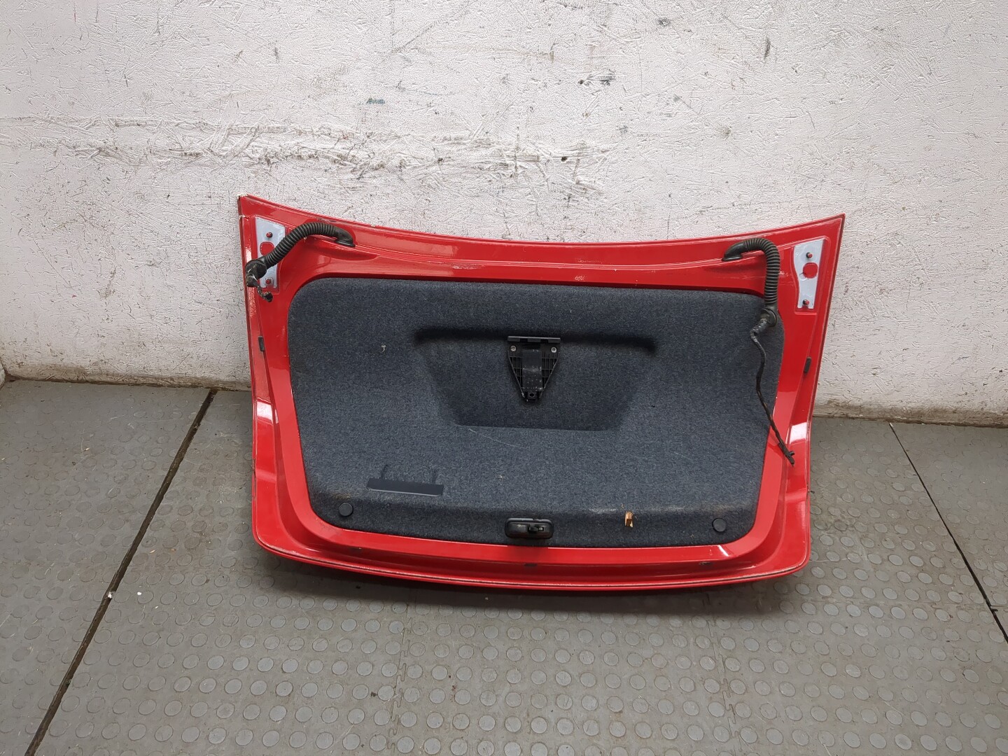 Дверь багажника