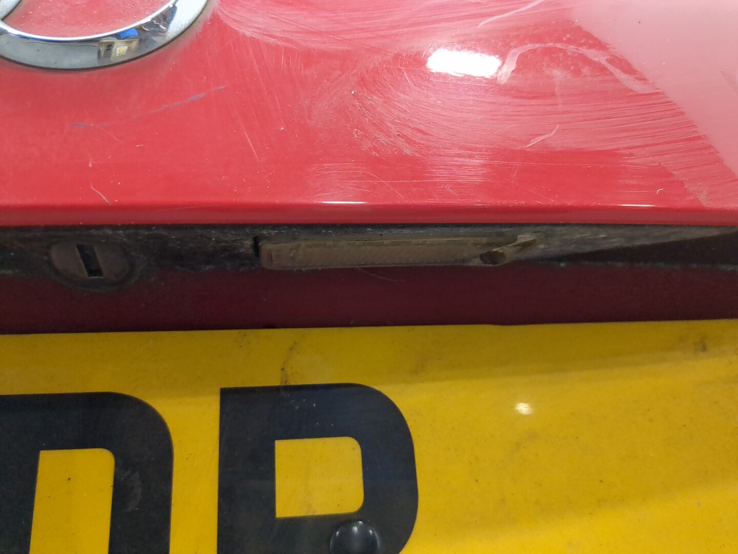 Дверь багажника