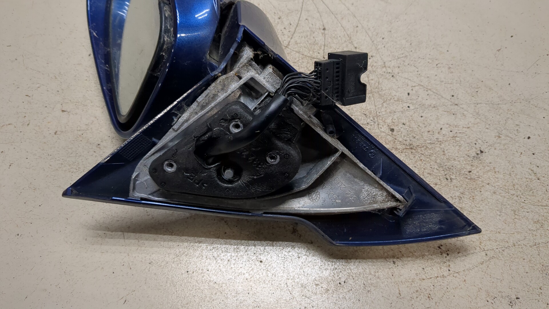 Зеркало правое электрическое