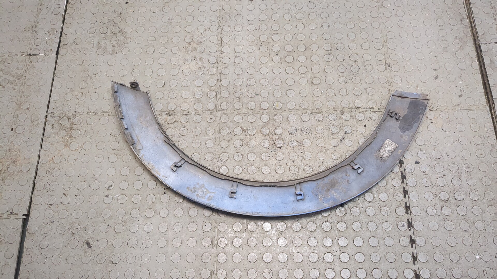 Молдинг заднего крыла правого