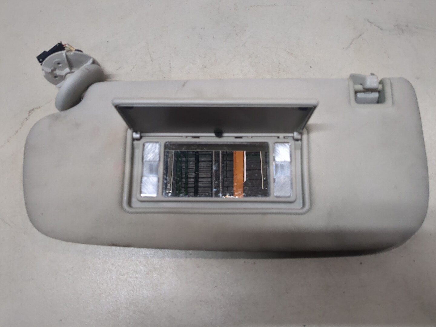 Козырек солнцезащитный