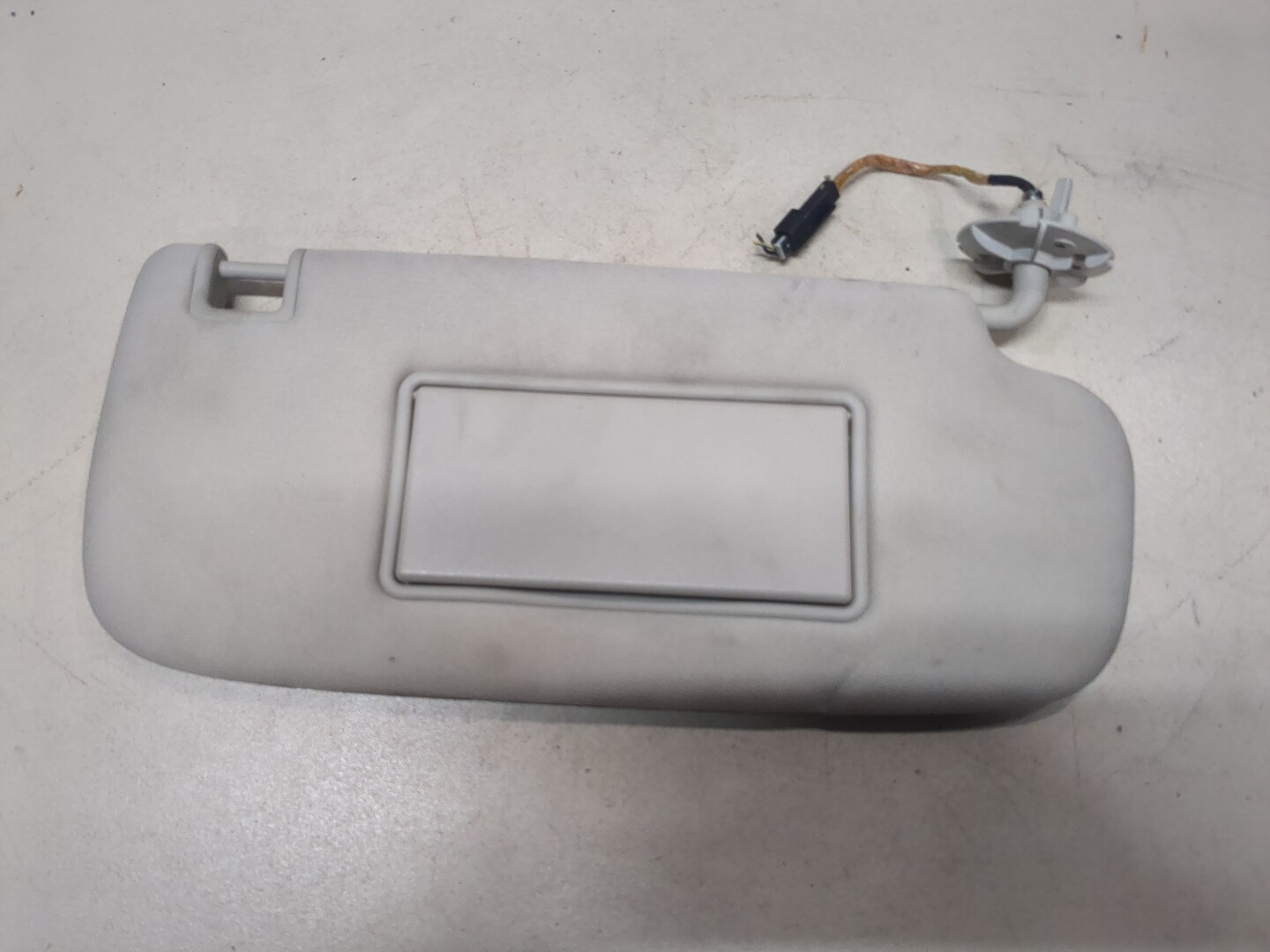 Козырек солнцезащитный