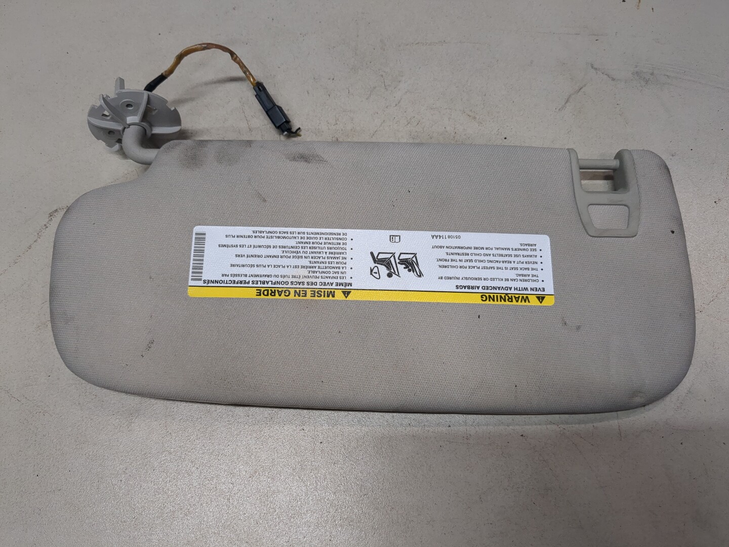 Козырек солнцезащитный