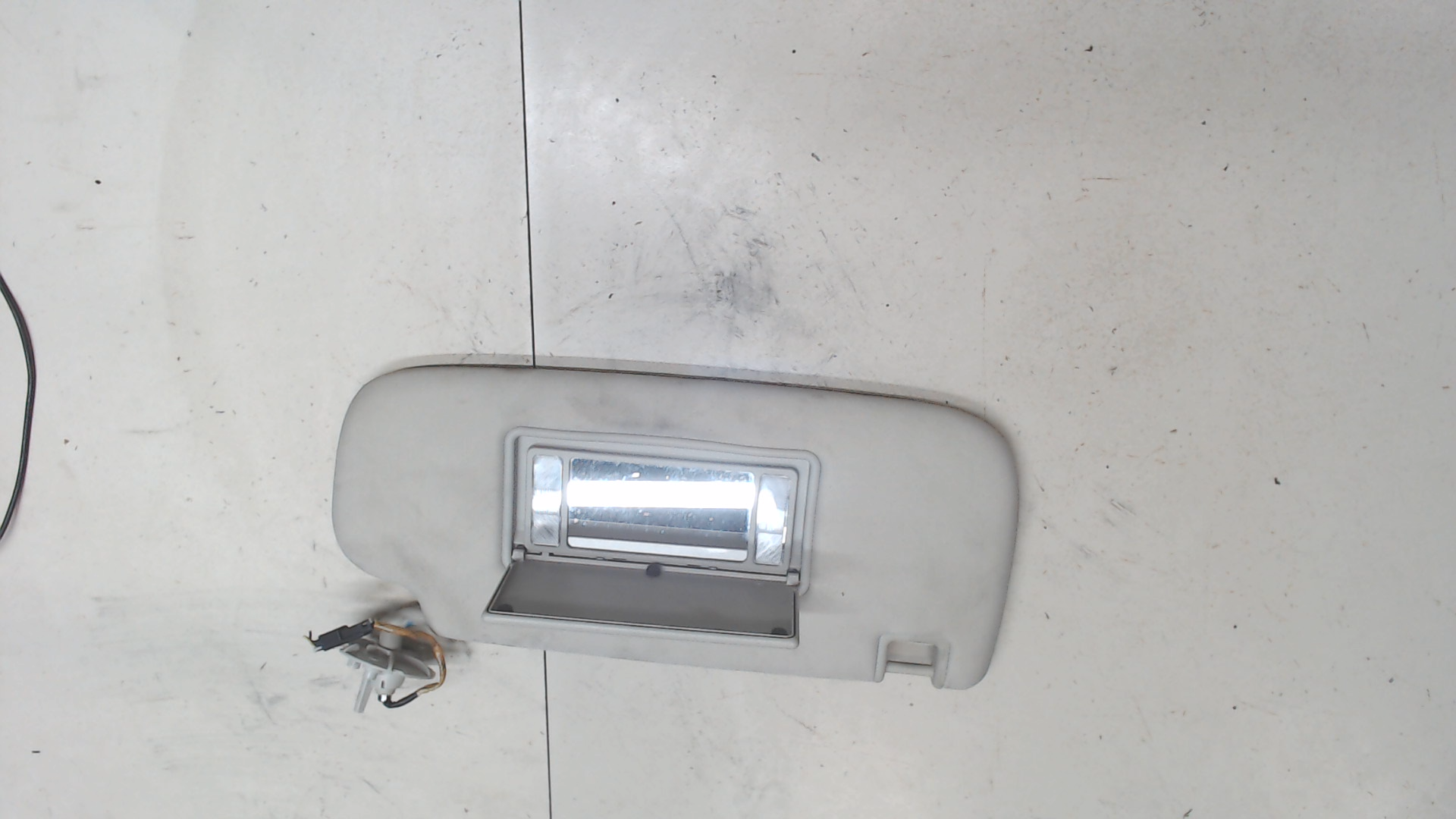 Козырек солнцезащитный