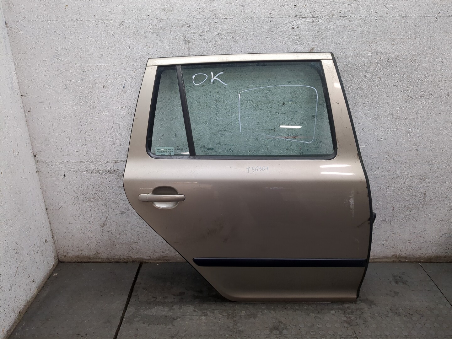 Дверь задняя правая