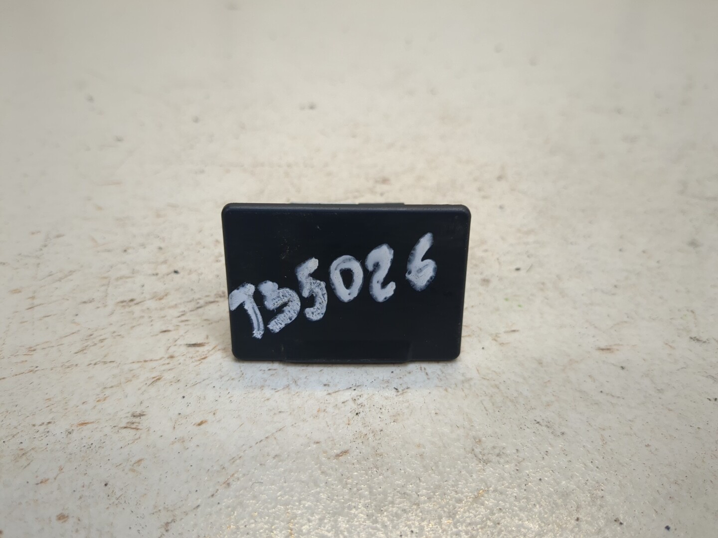 Гнездо AUX / USB IN
