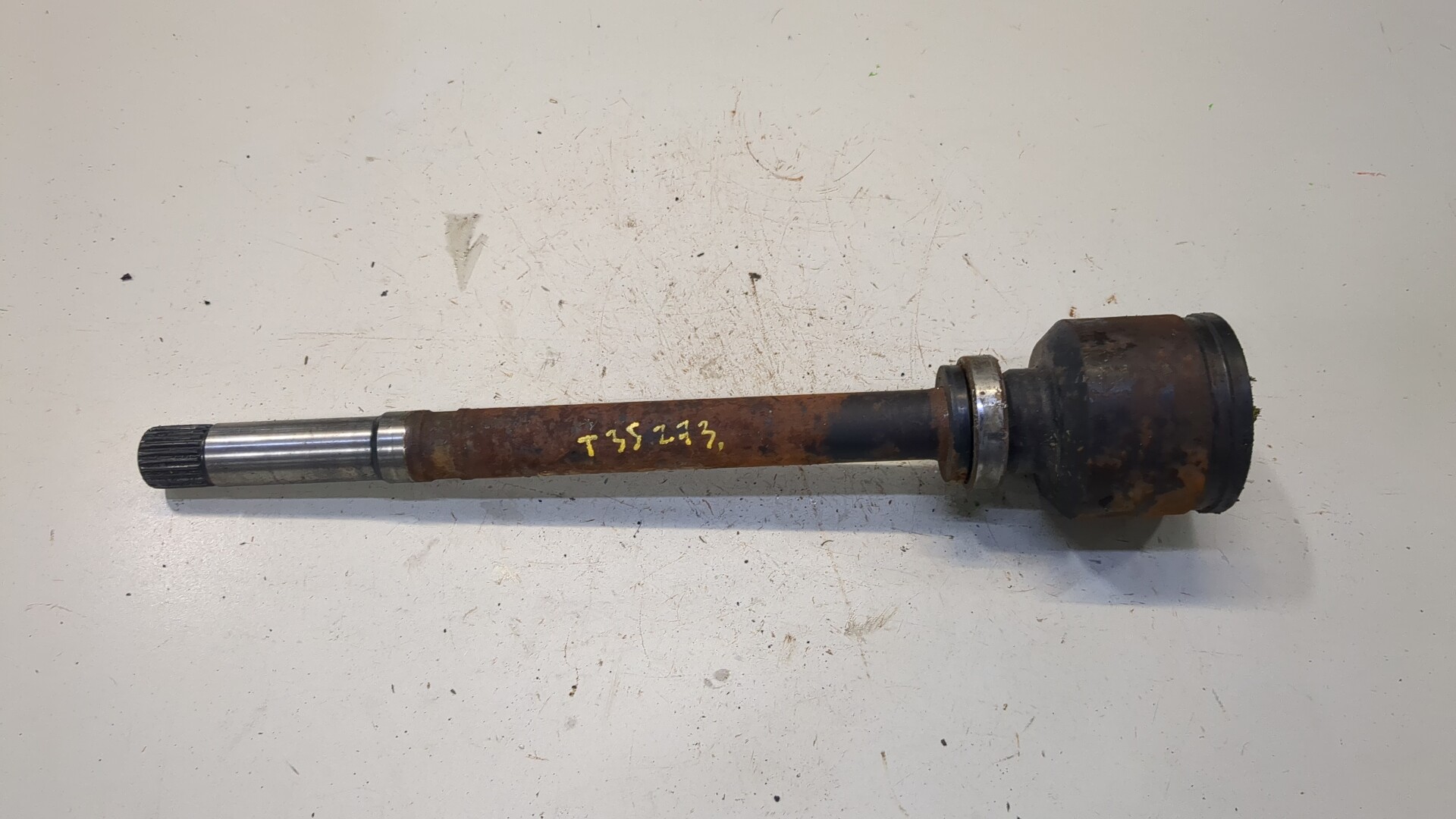 Полуось передняя правая