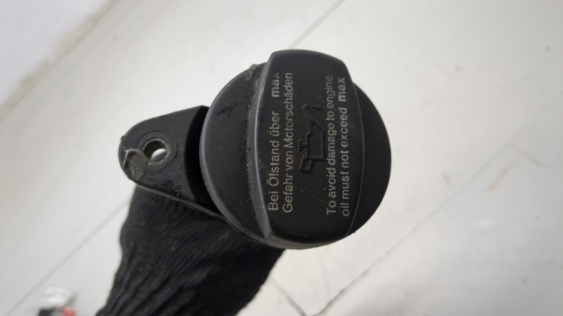 Маслозаливная горловина