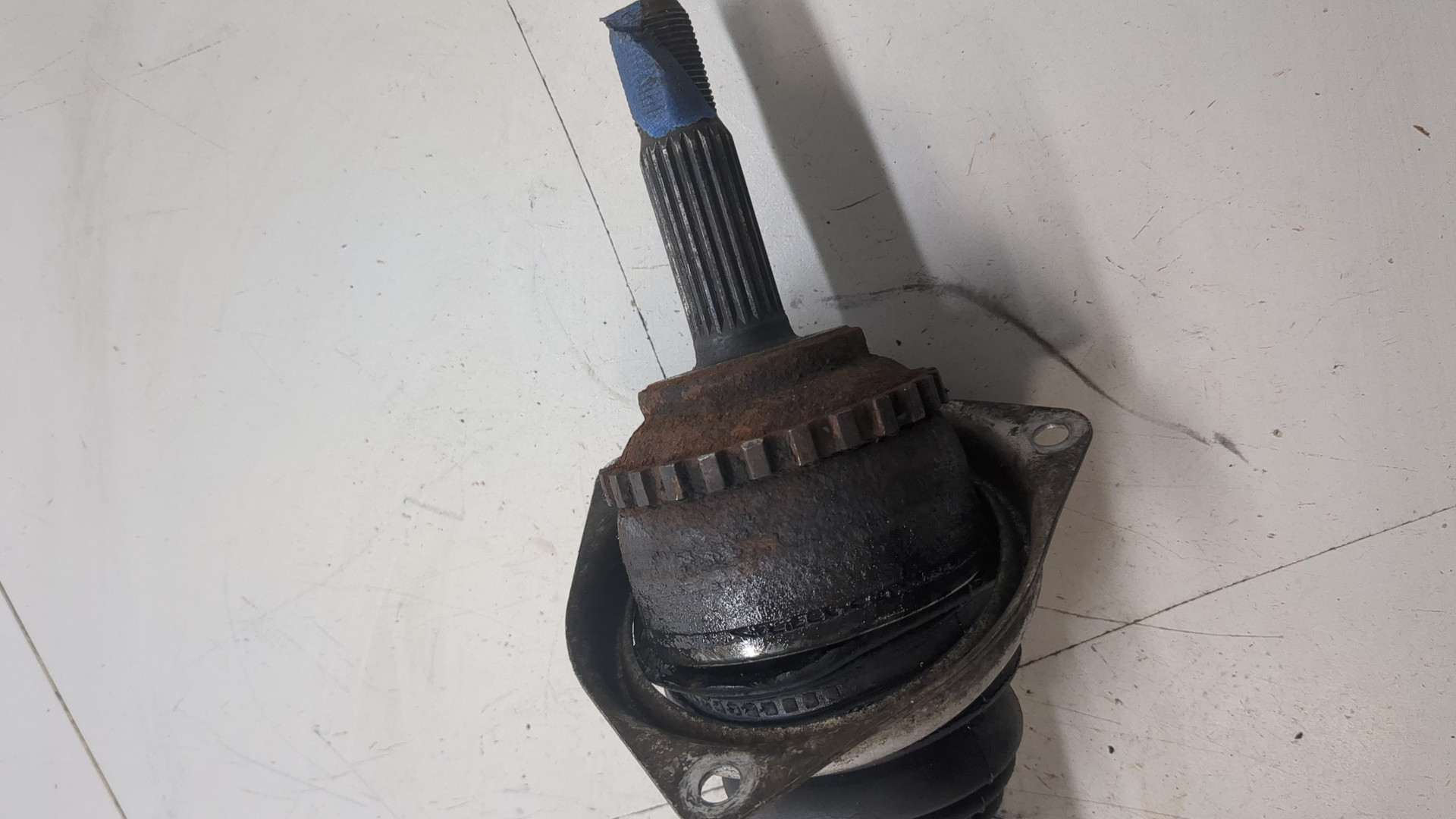 Полуось передняя левая