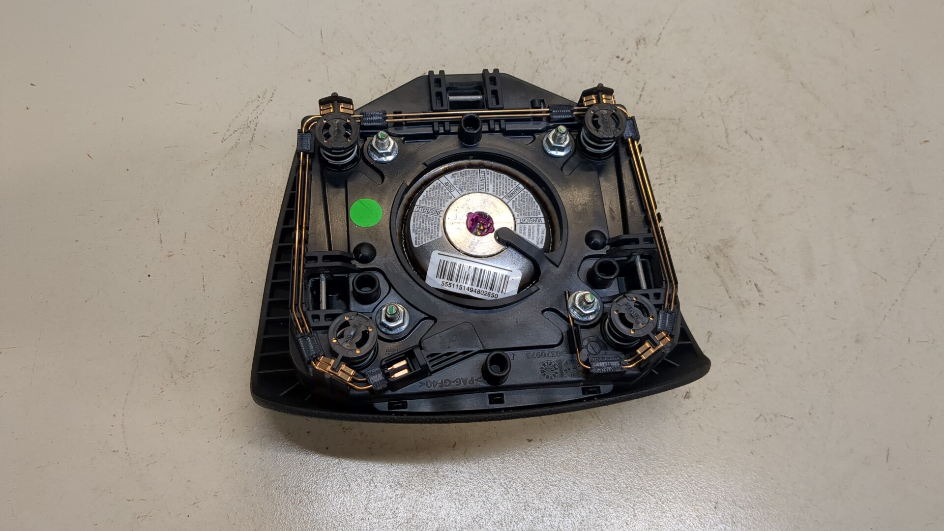 Подушка безопасности в рулевое колесо