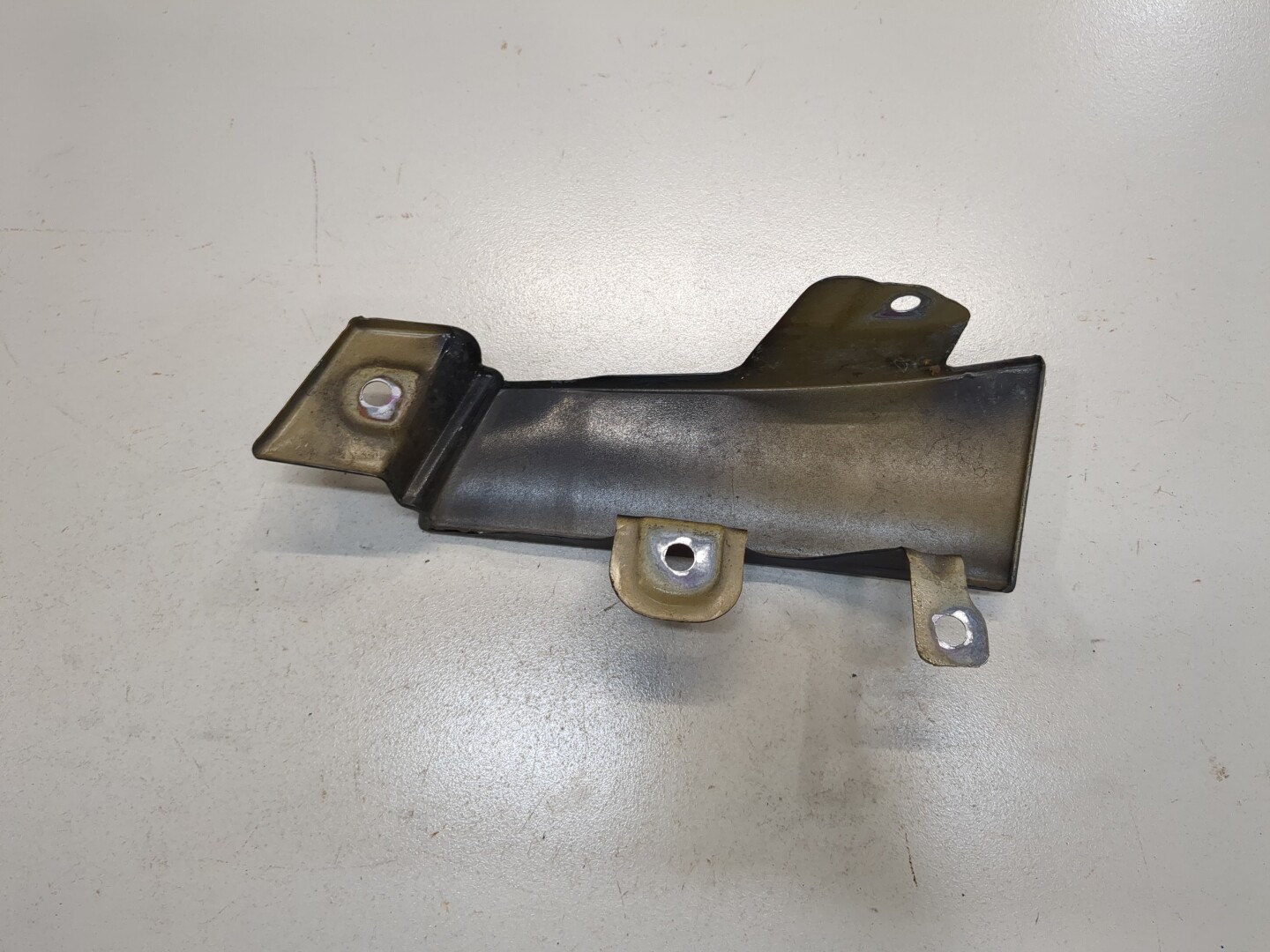 Планка под фонарь левая