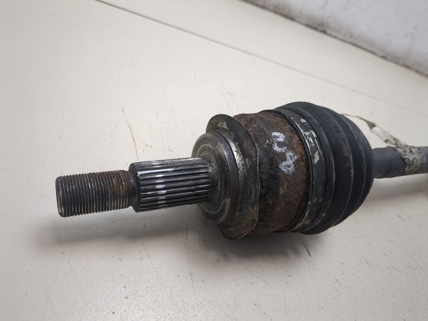 Полуось передняя левая