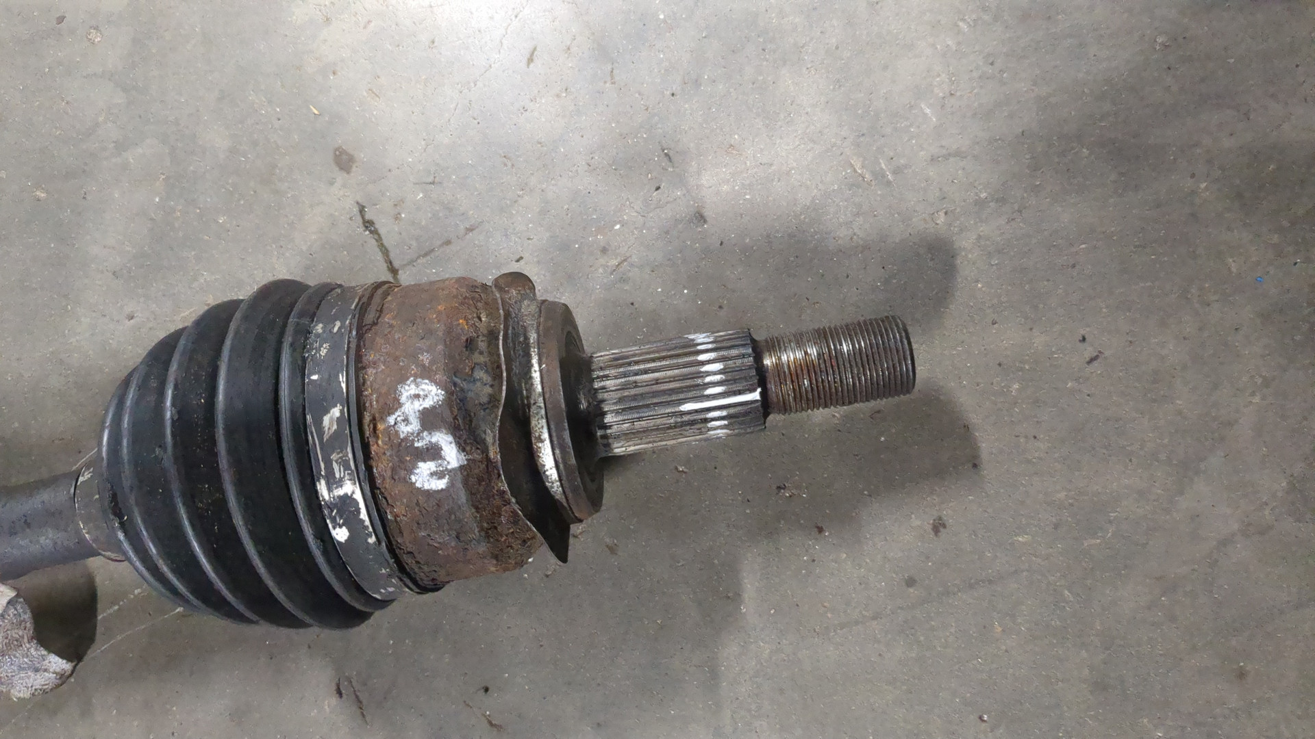 Полуось передняя левая