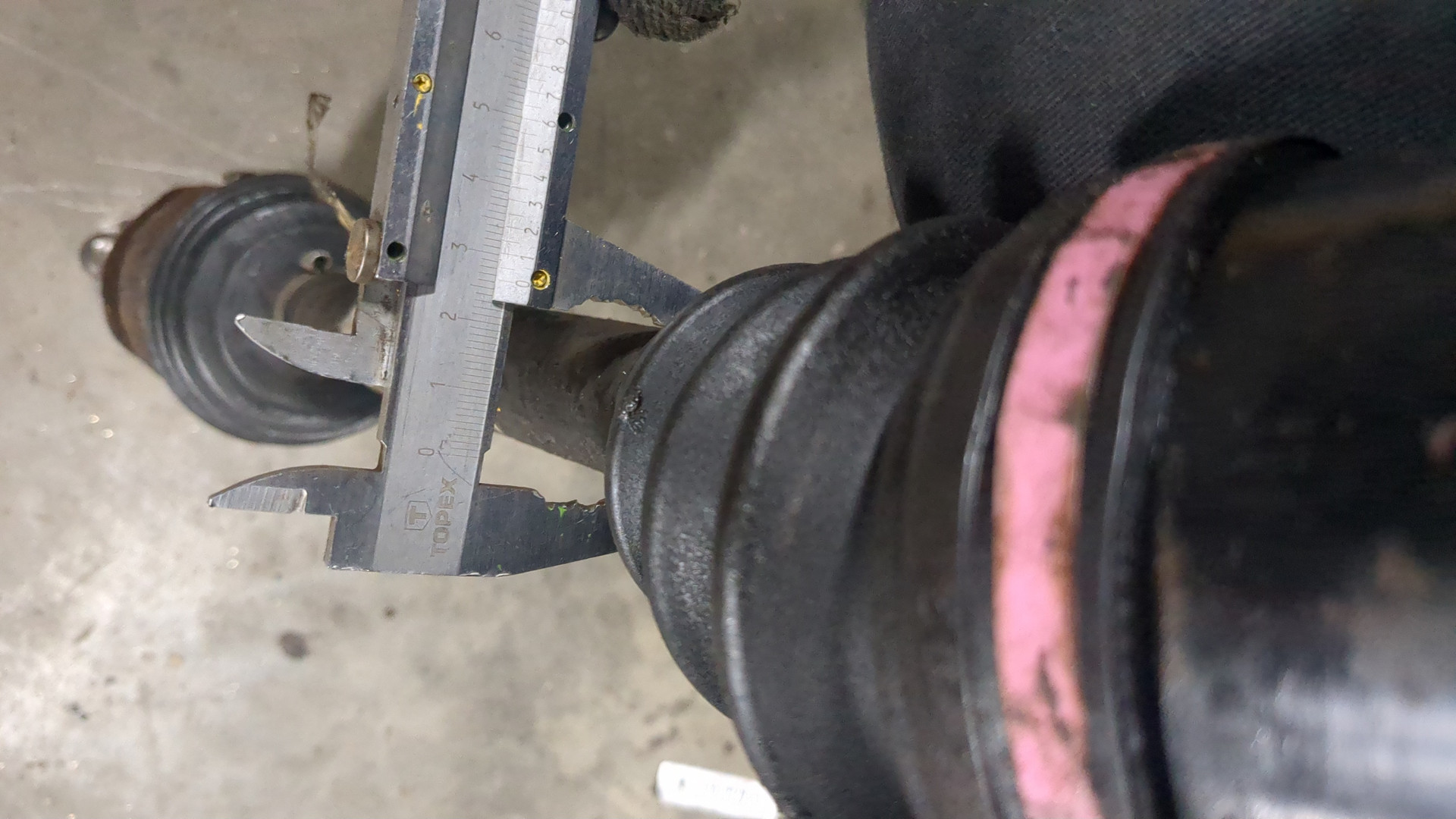 Полуось передняя левая