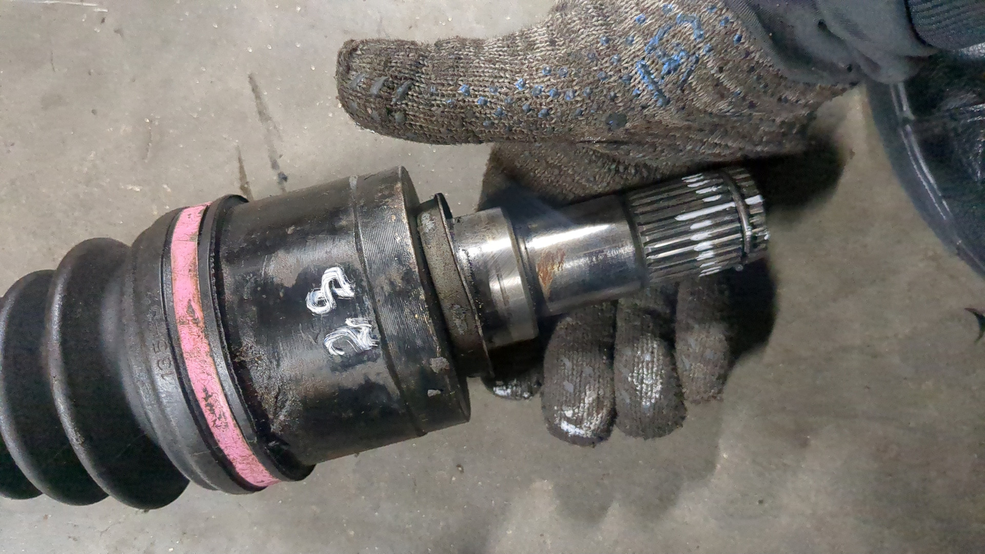 Полуось передняя левая