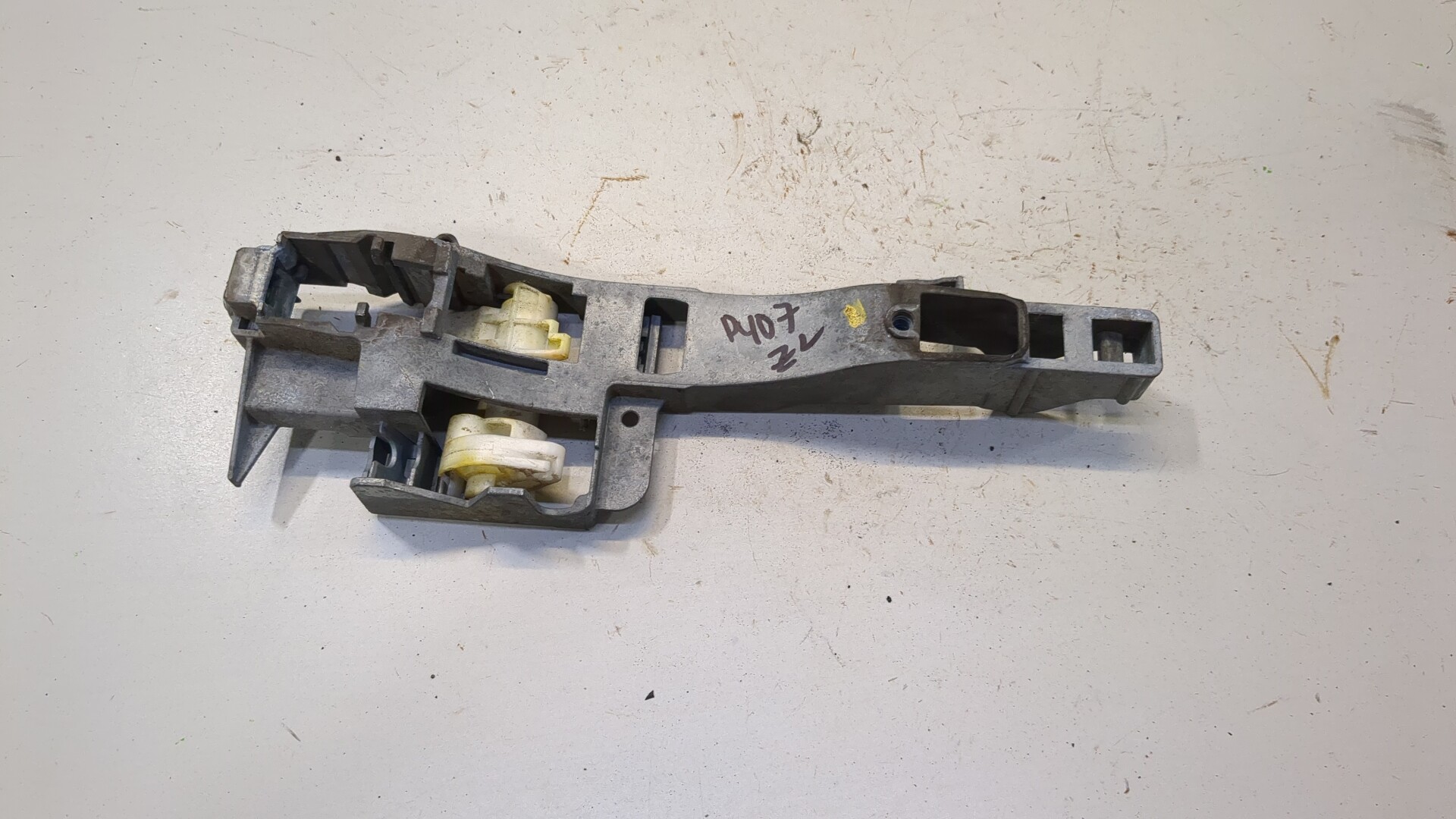 Кронштейн ручки