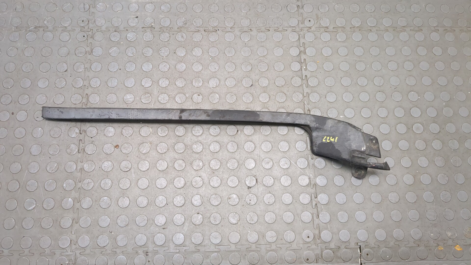 Молдинг лобового стекла