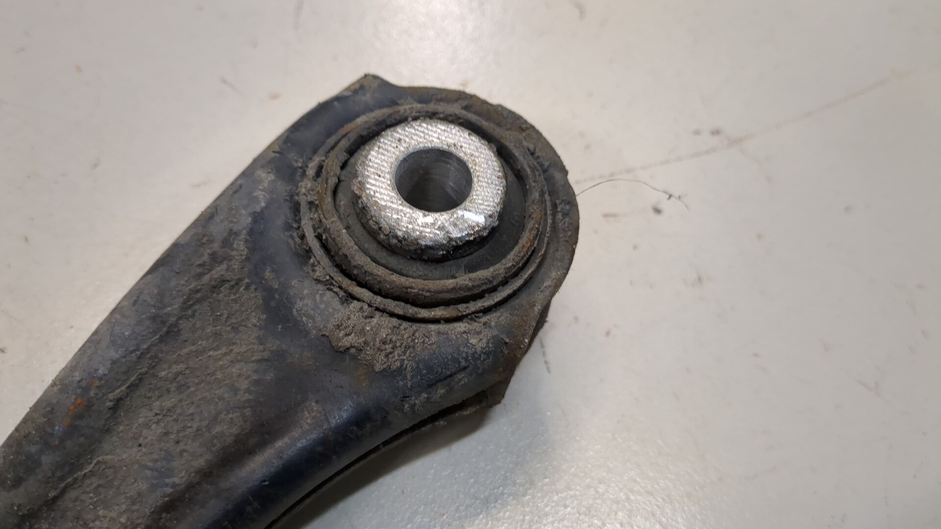 Рычаг задний