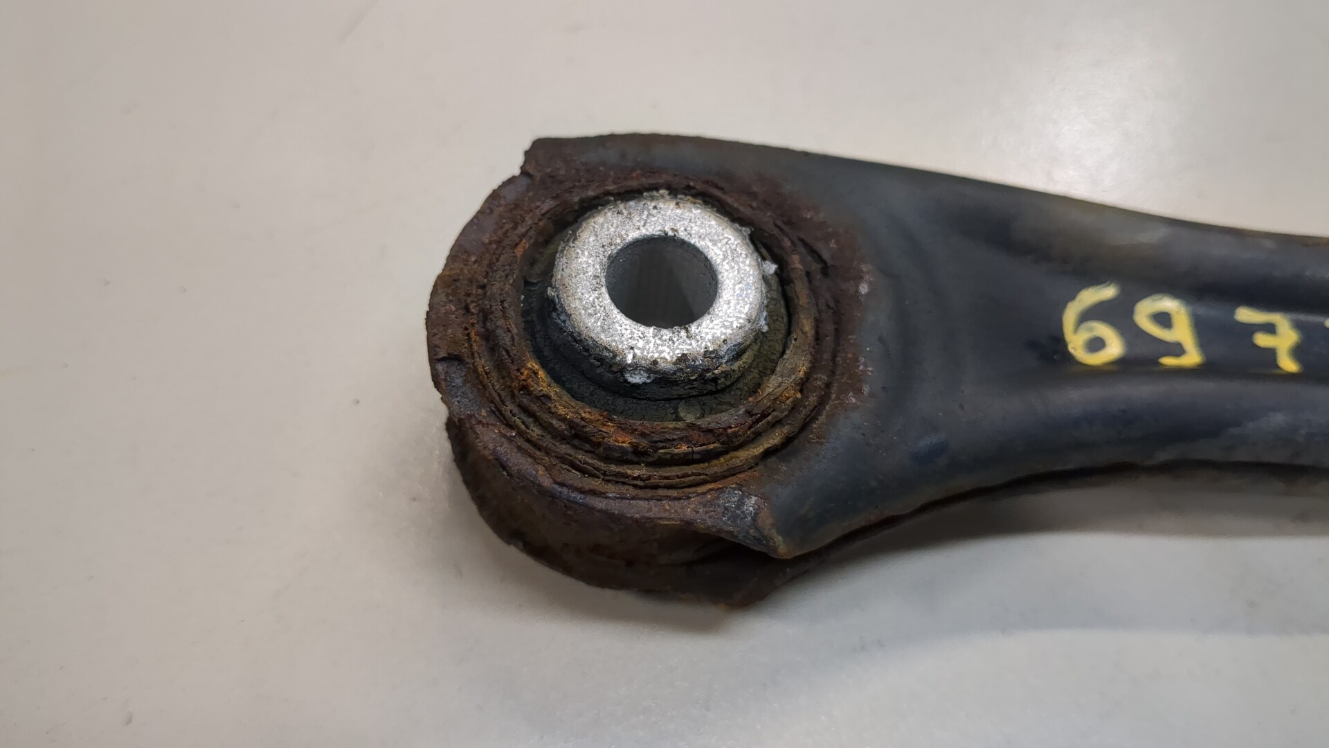 Рычаг задний