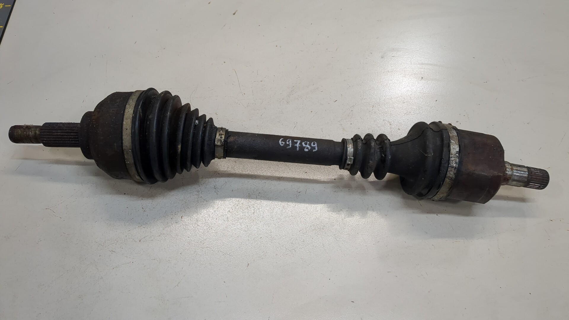 Полуось передняя левая