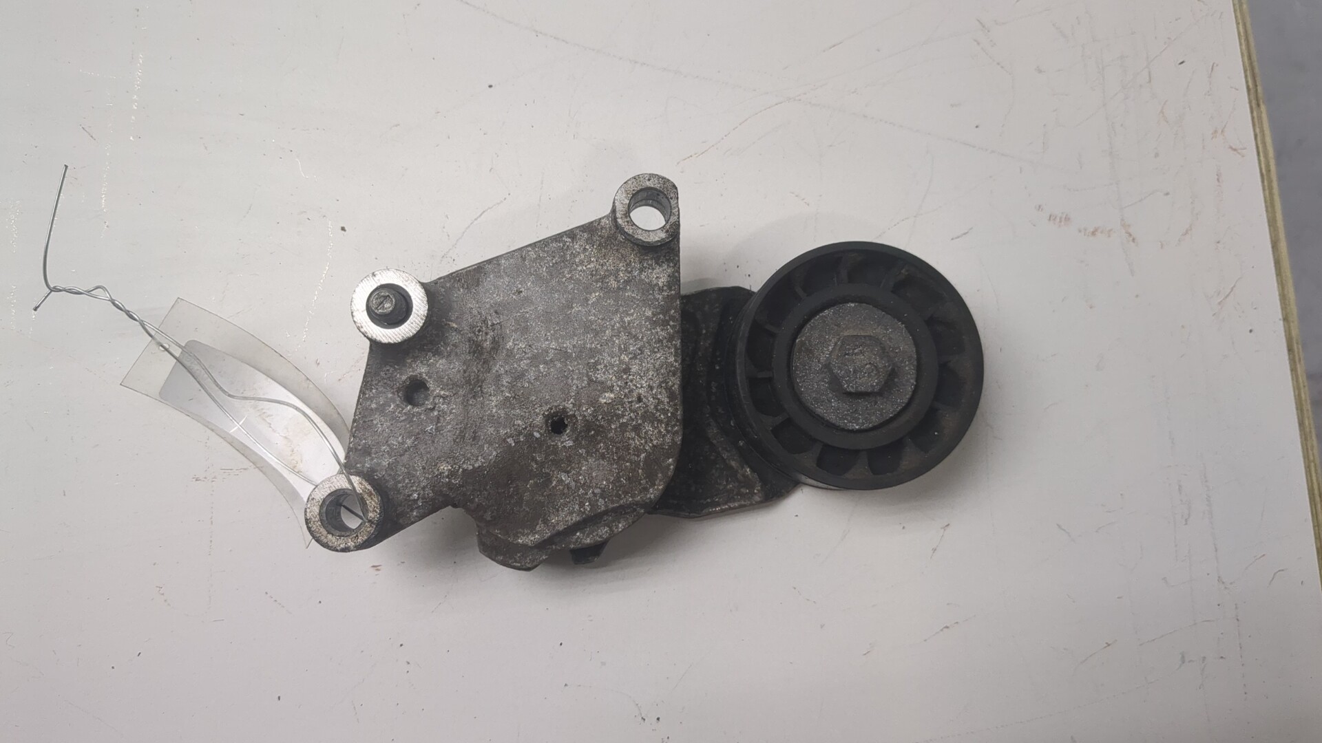 Натяжитель ремня