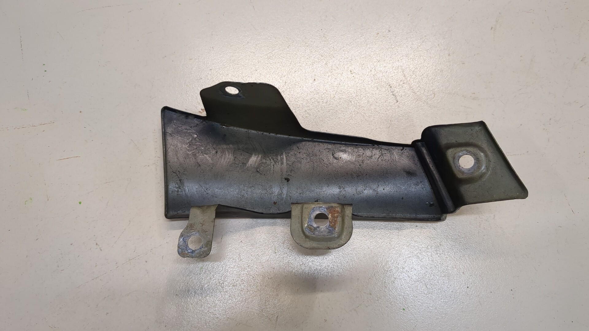 Планка под фонарь левая