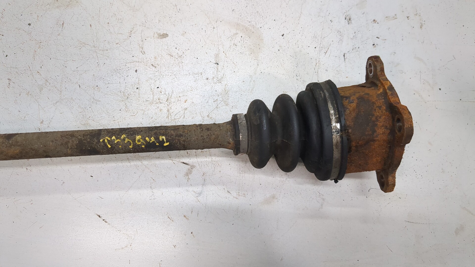 Полуось задняя правая