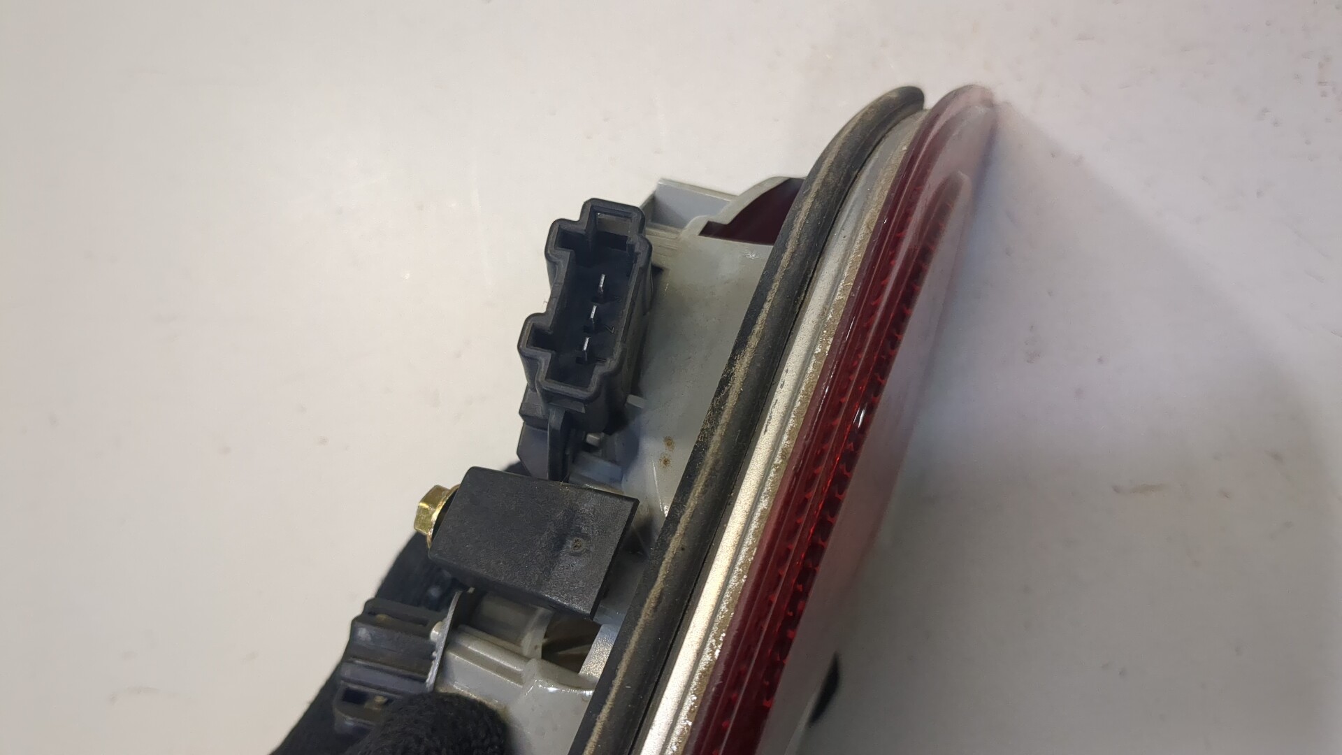 Фонарь задний внутренний правый