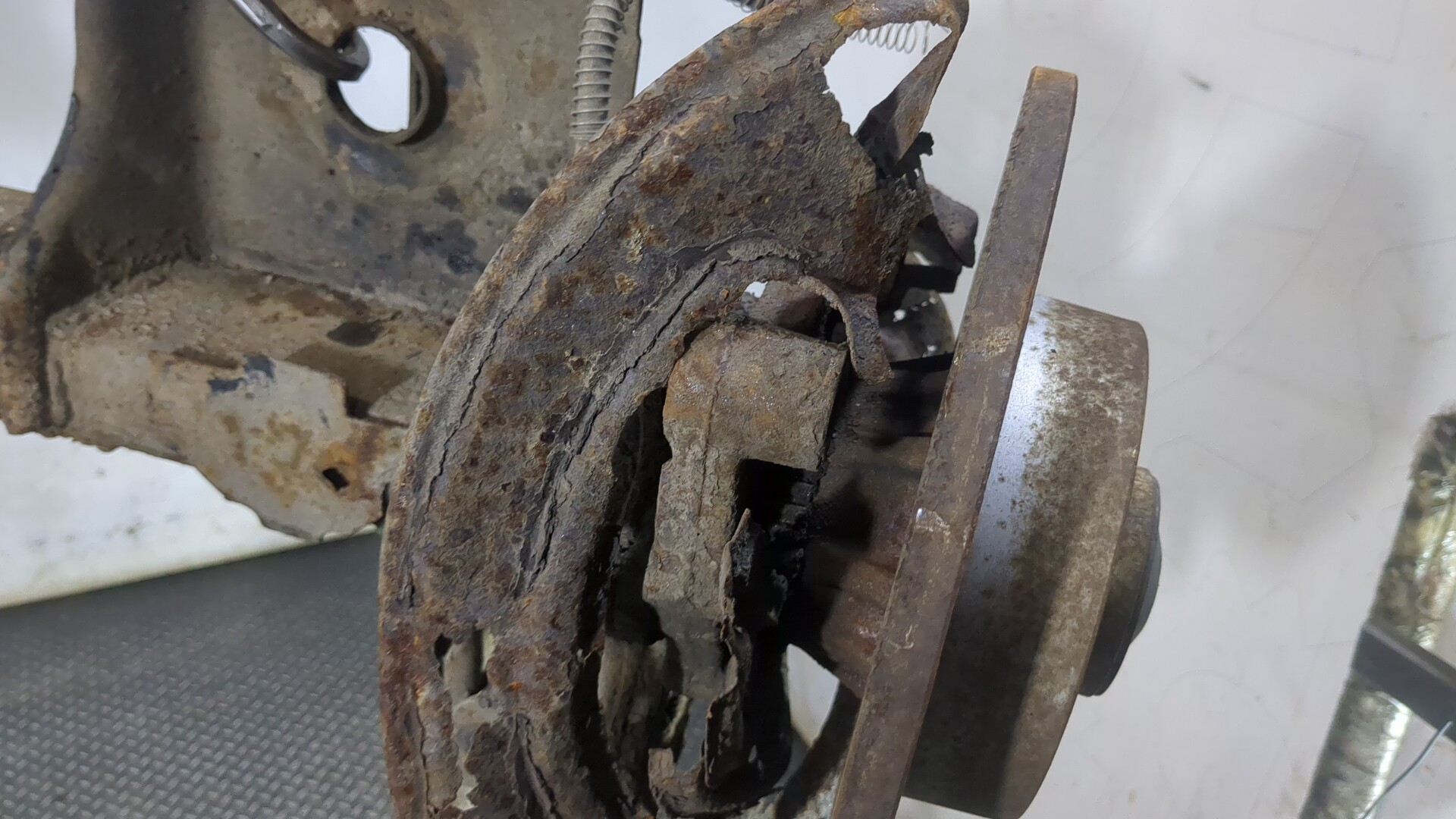 Балка задняя