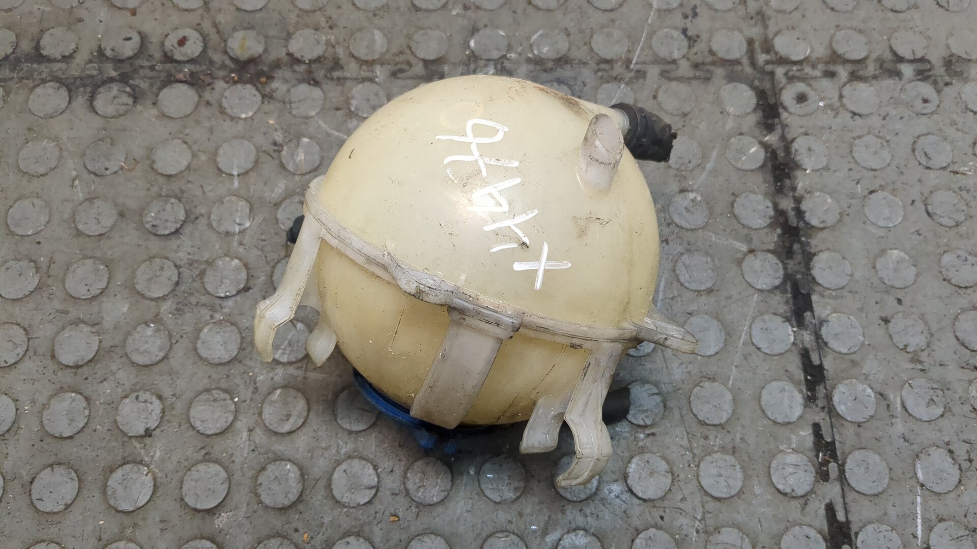 Бачок расширительный
