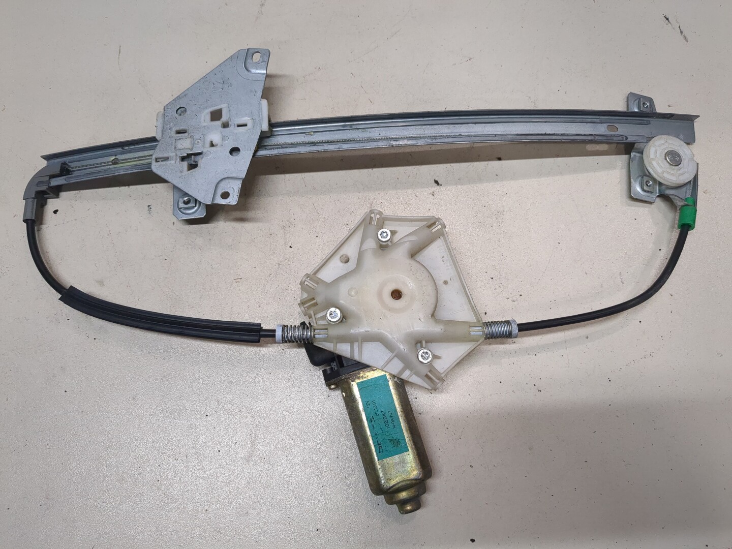 Стеклоподъемник электр. передний правый