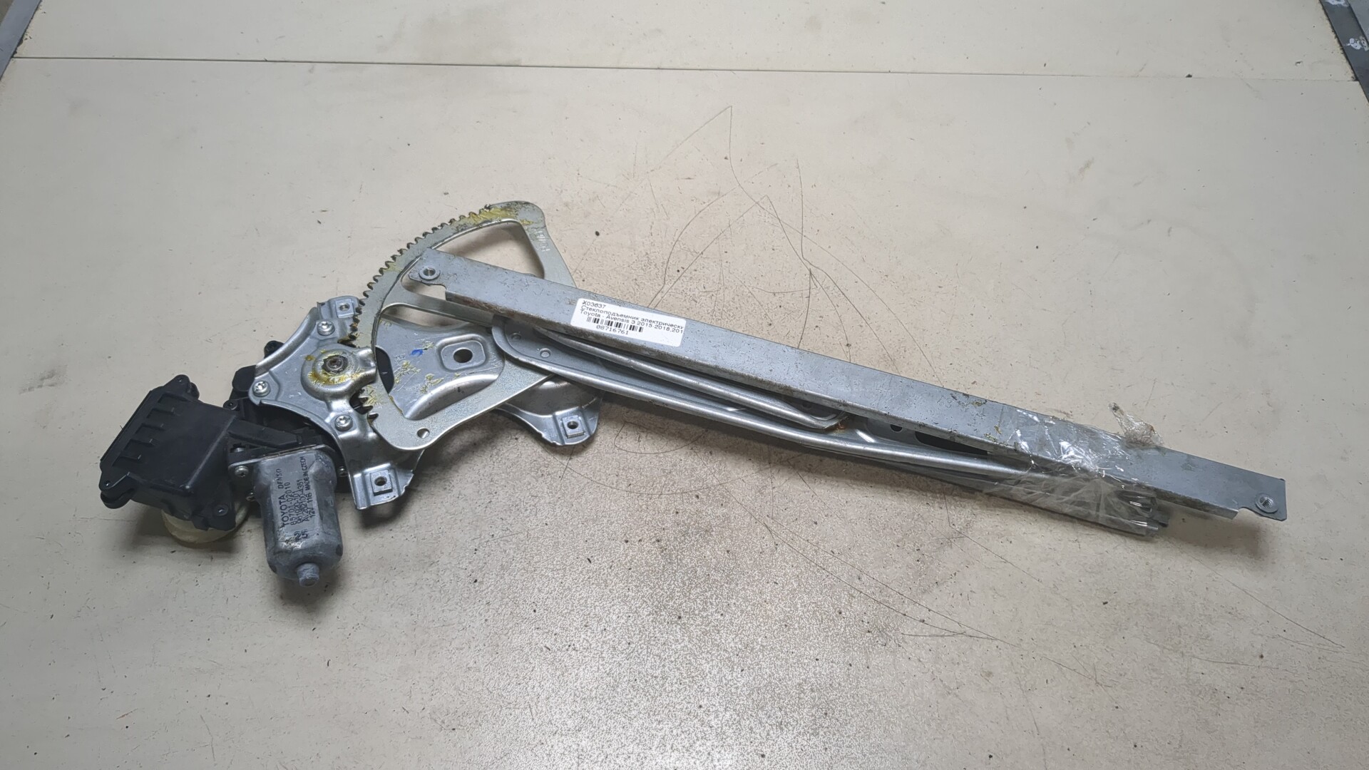 Стеклоподъемник электр. передний правый