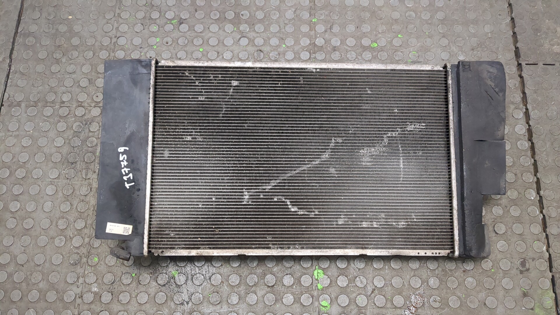 Радиатор охлаждения двигателя основной