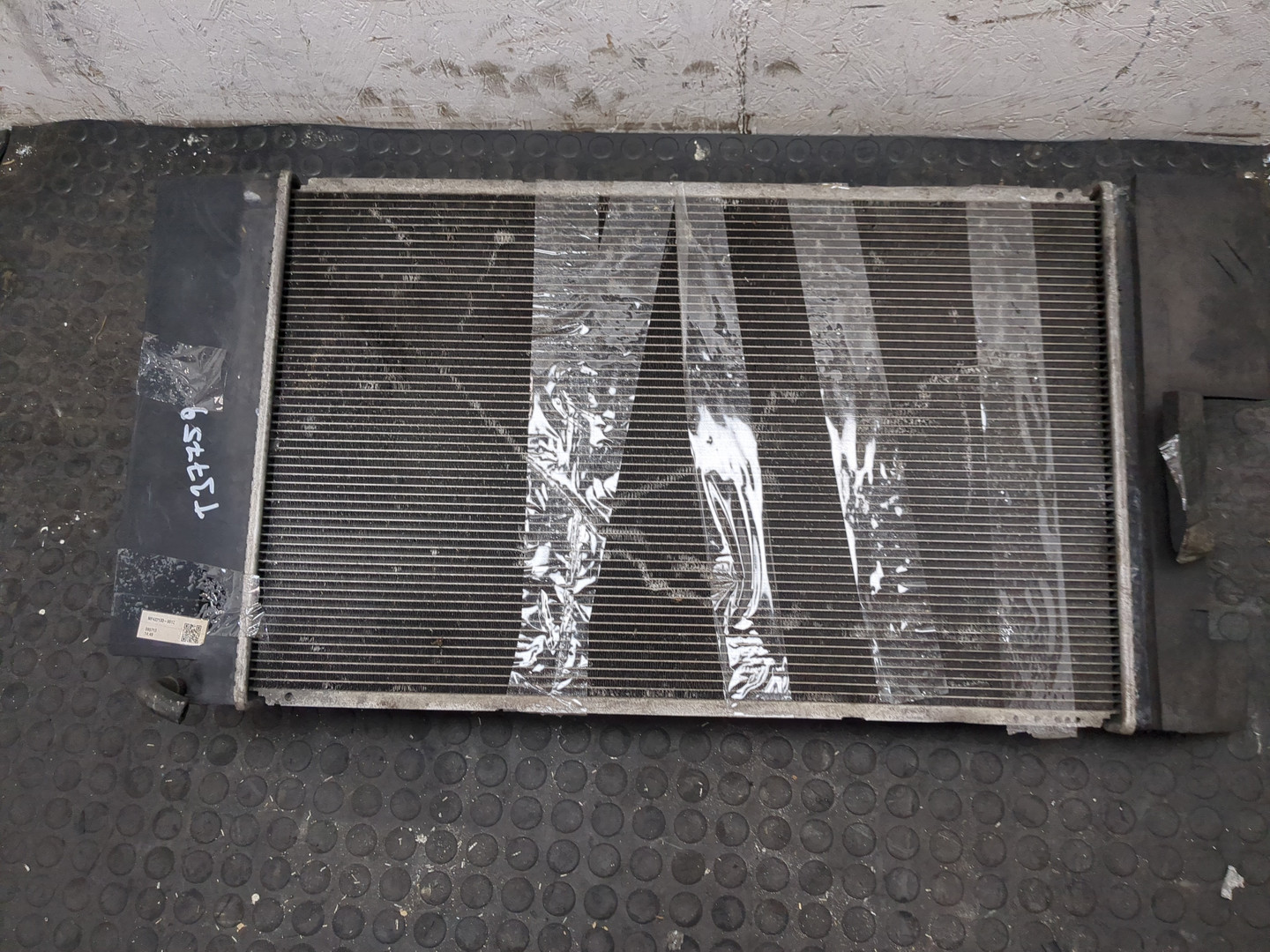 Радиатор охлаждения двигателя основной