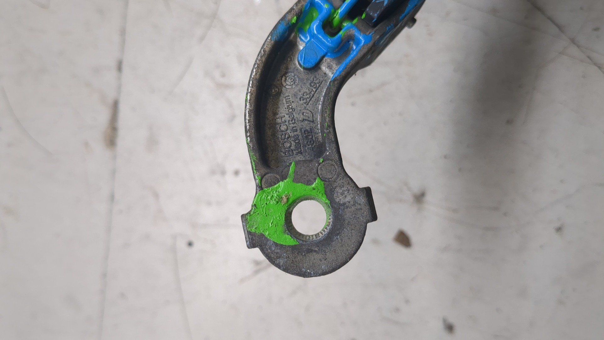 Поводок стеклоочистителя заднего