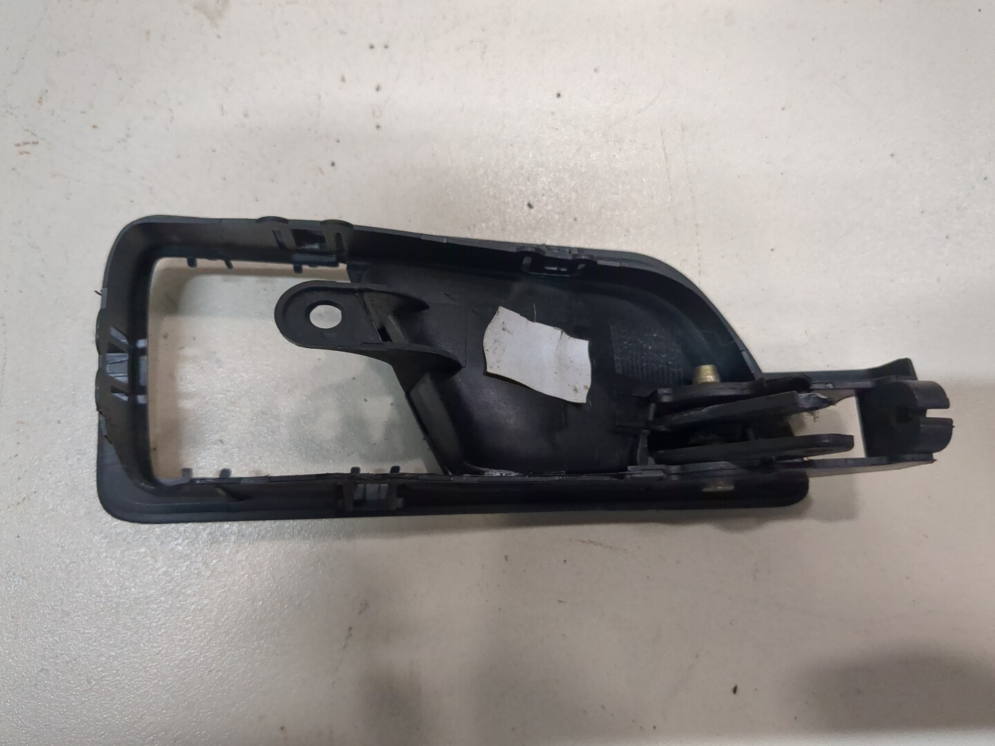 Ручка двери задней внутренняя левая