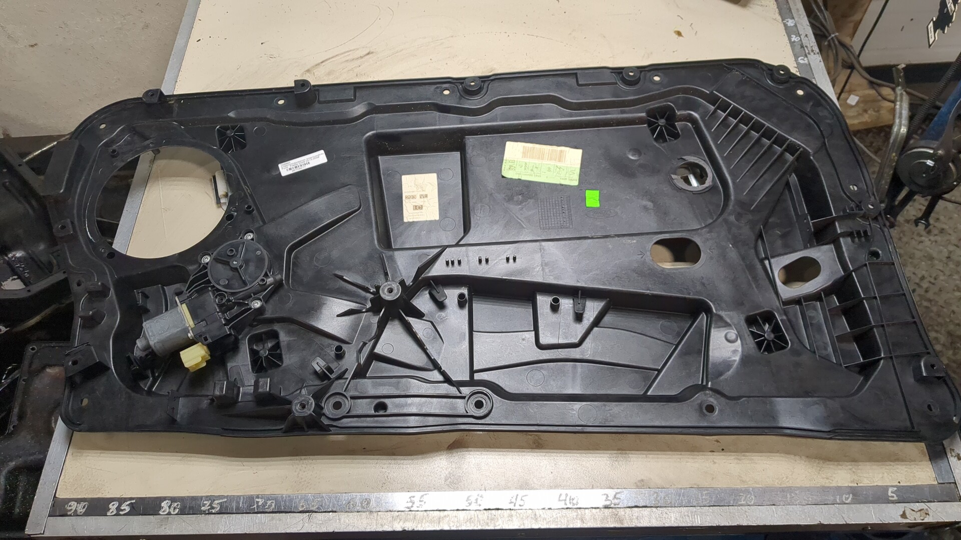 Стеклоподъемник электр. передний левый