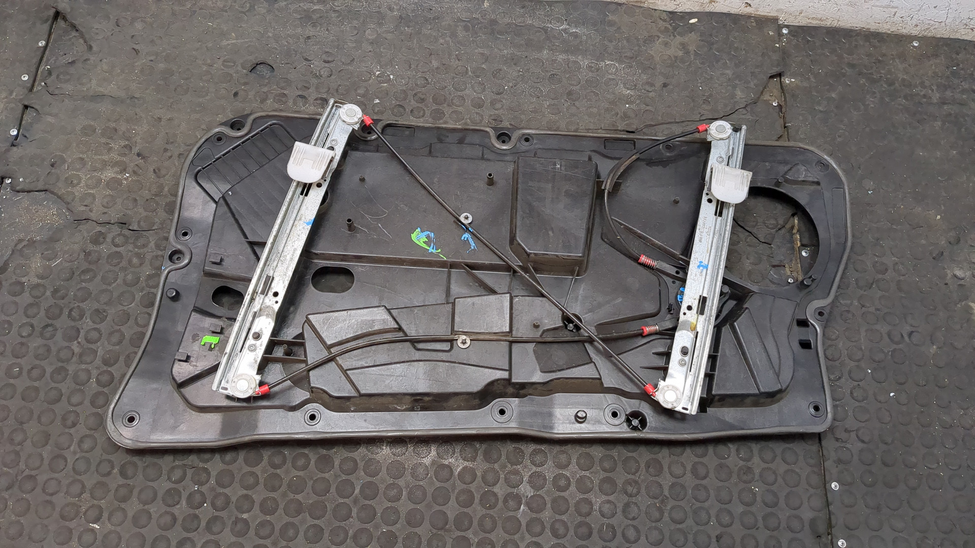 Стеклоподъемник электр. передний левый