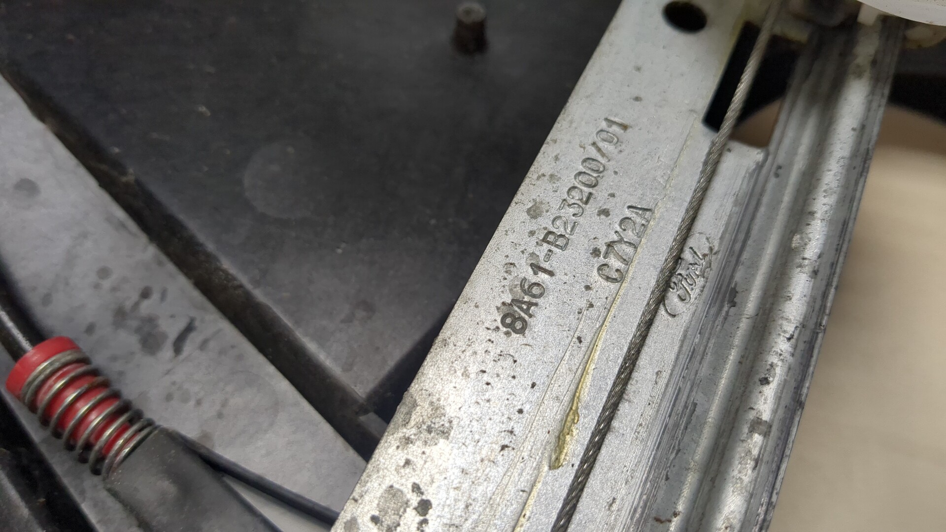 Стеклоподъемник электр. передний левый