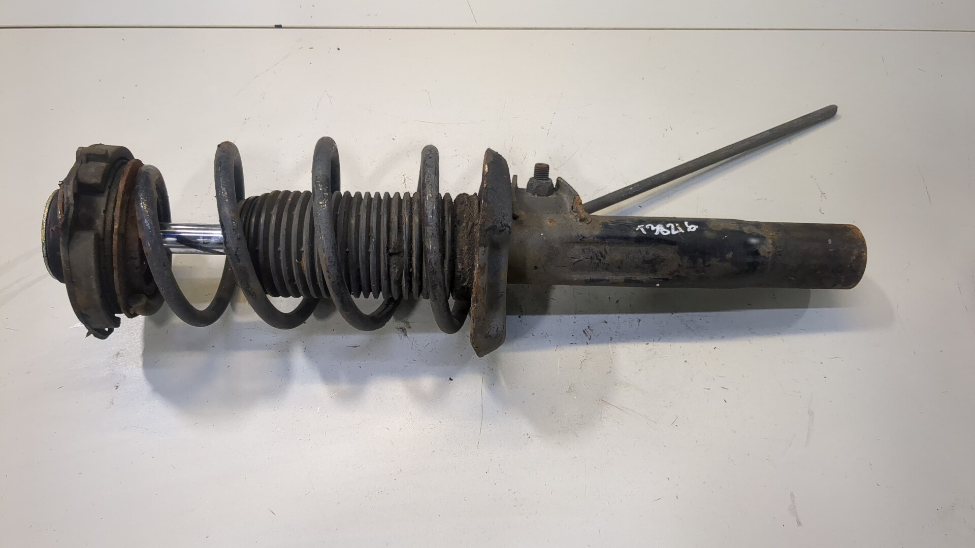 Амортизатор передний