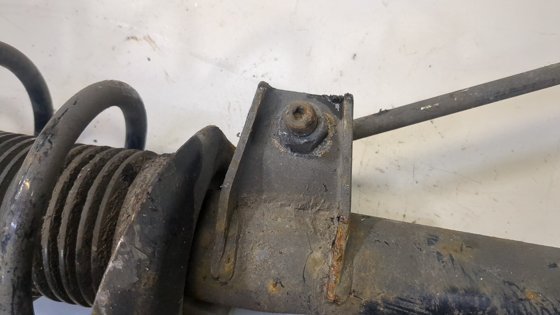 Амортизатор передний