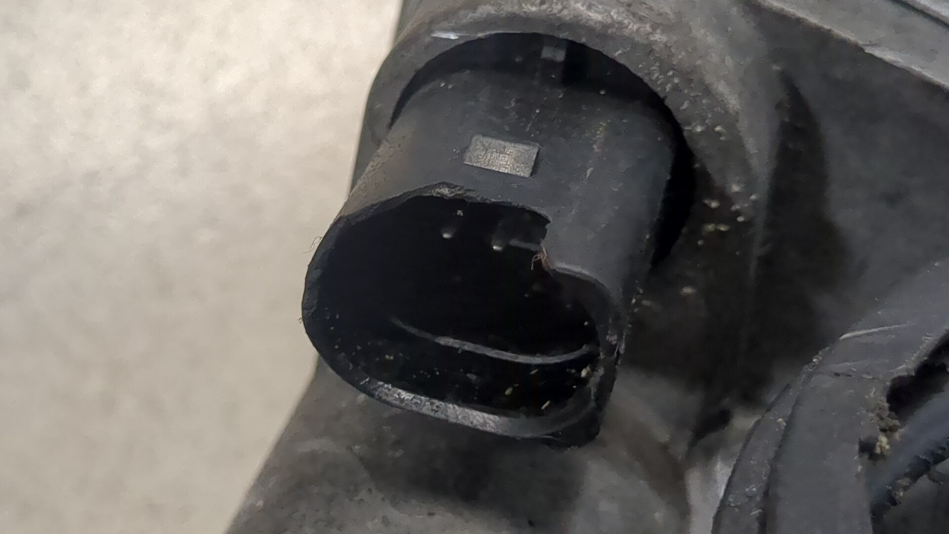 Заслонка дроссельная электрическая