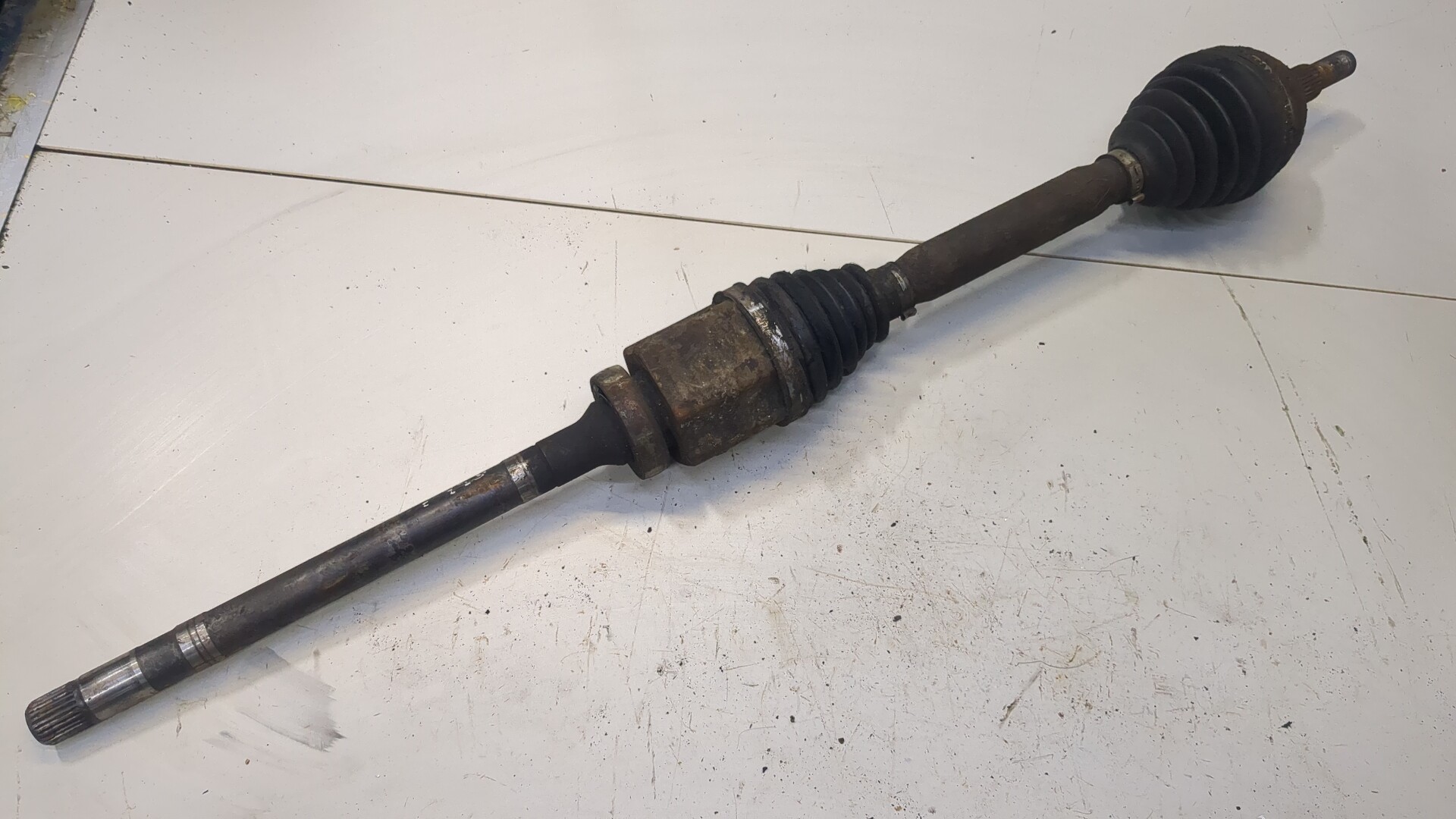 Полуось передняя правая